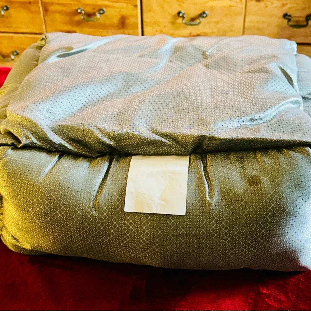 Cozy Gray Cat Bed